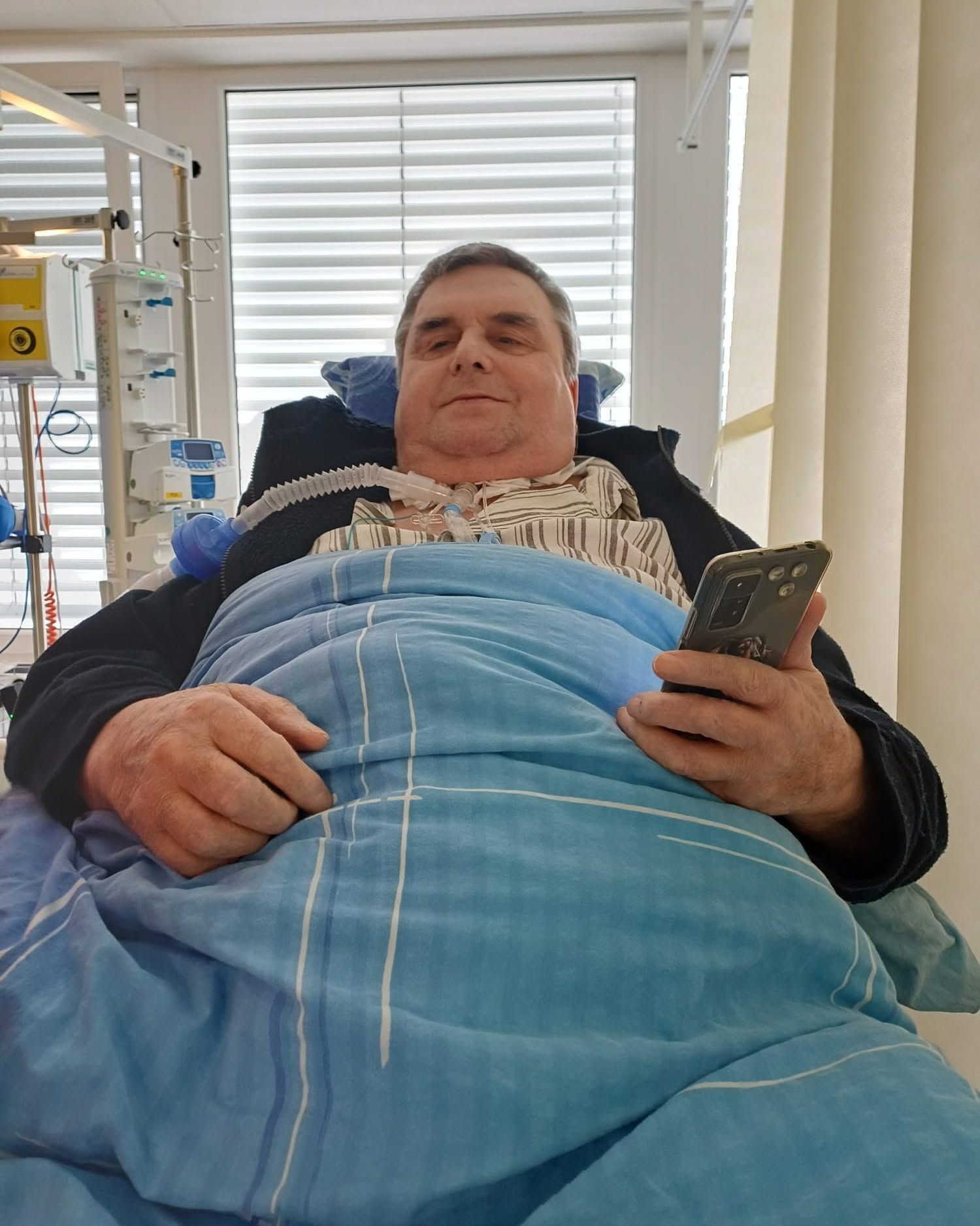 Josef na lůžku.